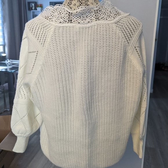 Sweater with lace trim - Picture 5 of 8